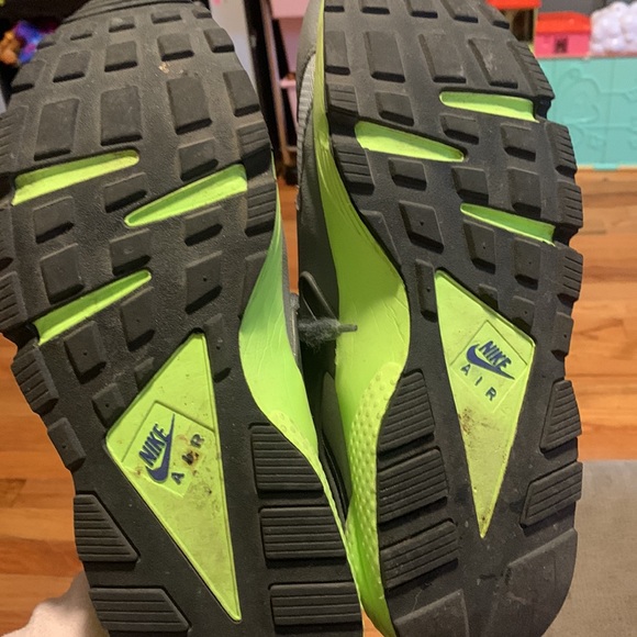 Air Huarache Nike sneakers- men’s size 12 - Picture 4 of 8